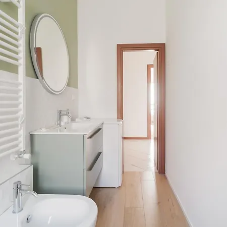 Guesthost - Bright Comfy Apartman Milánó
