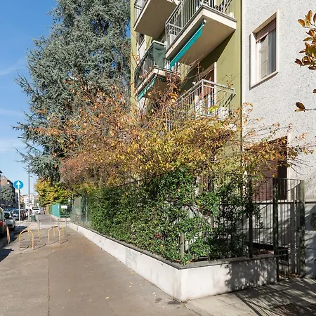 Guesthost - Bright Comfy Apartman Milánó