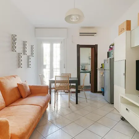 Guesthost - Bright Comfy