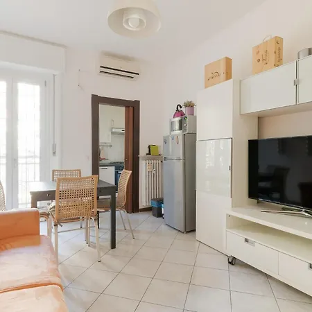 Guesthost - Bright Comfy Milan